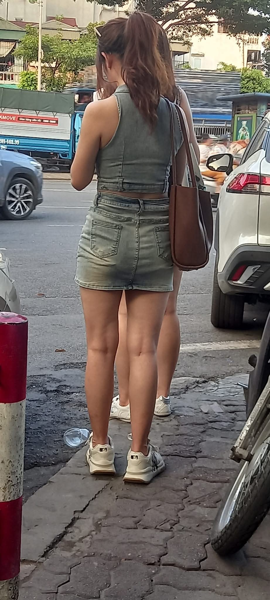 318854-a1937aa4d73f.jpg